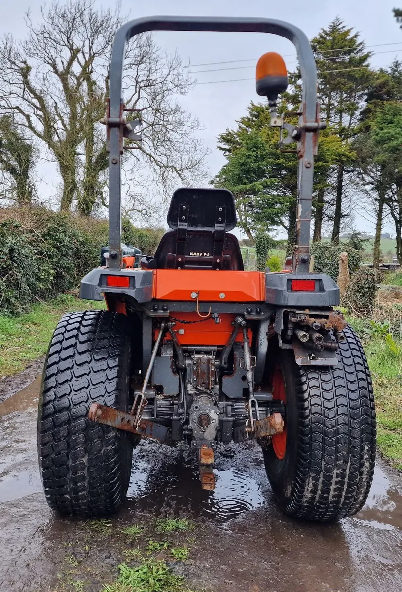 Kubota STA30 Compact Tractor - Image 2