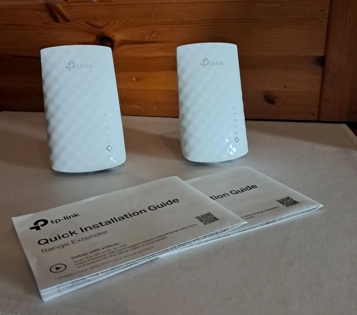TP-Link RE200 V5 Range Extender - Image 1