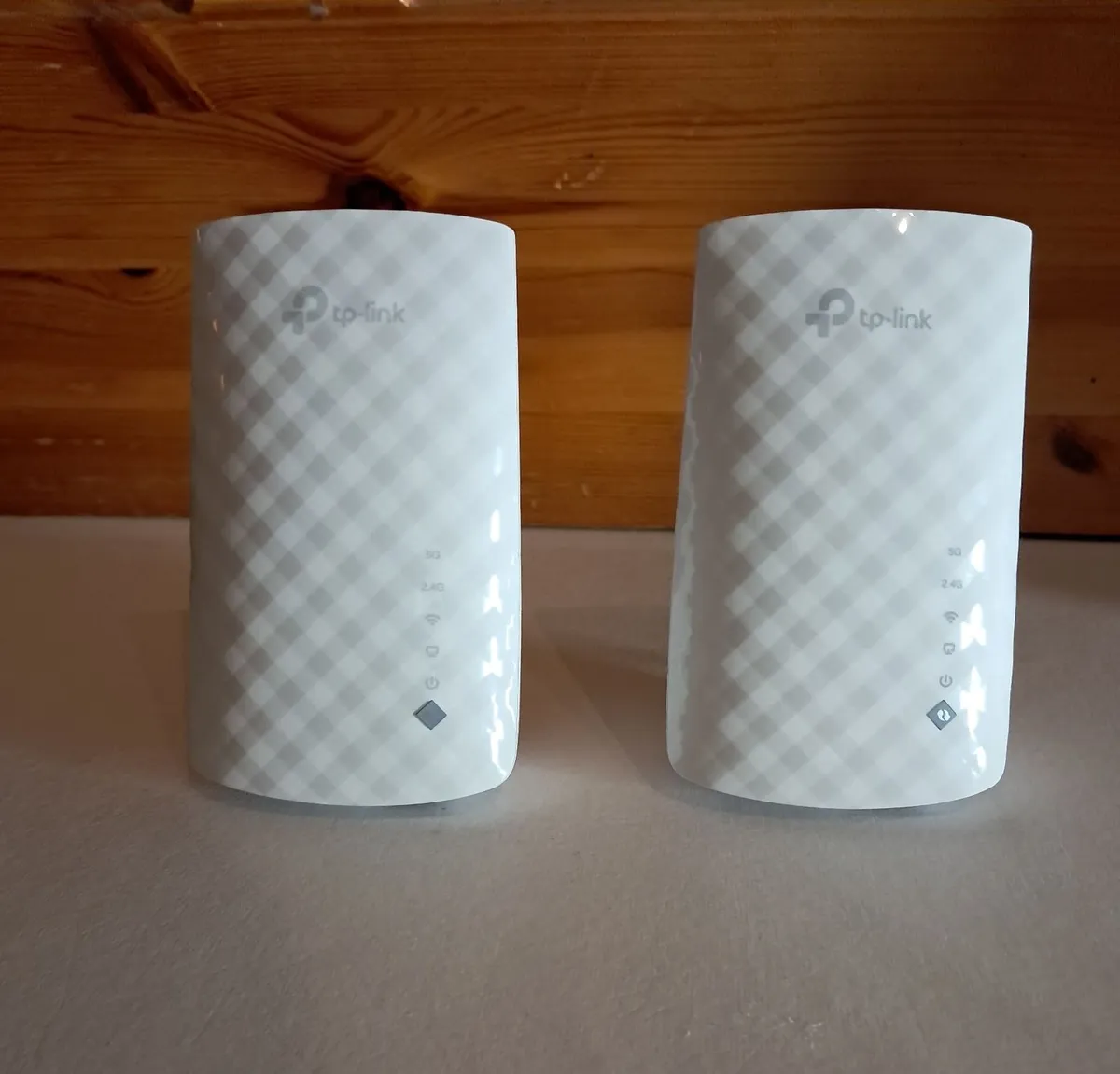 TP-Link RE200 V5 Range Extender - Image 2