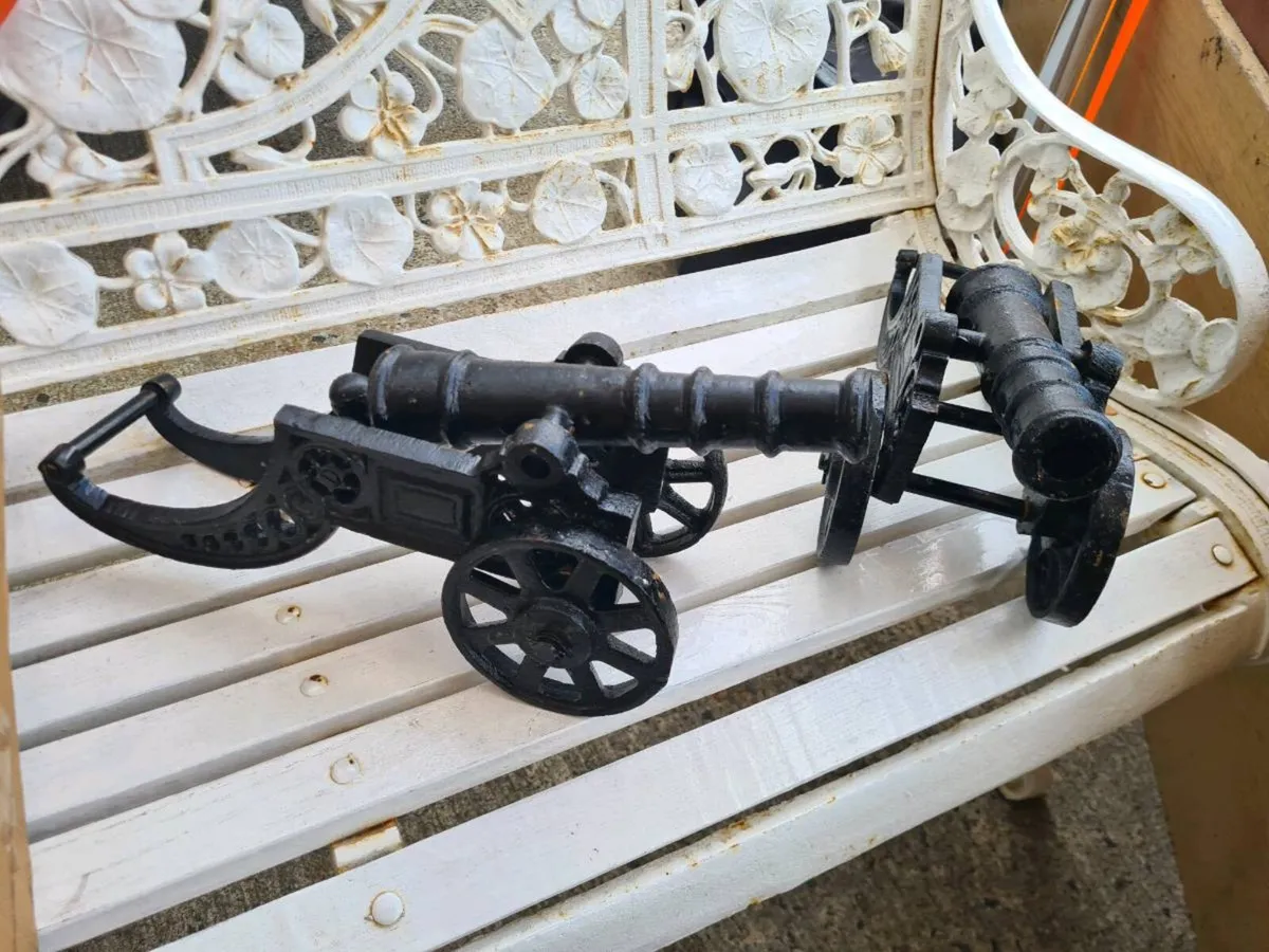 Cast iron  cannons - Image 2