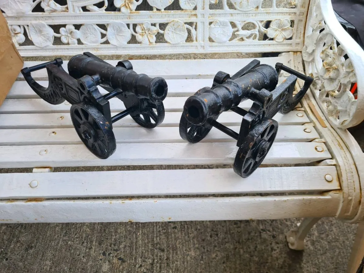 Cast iron  cannons - Image 3