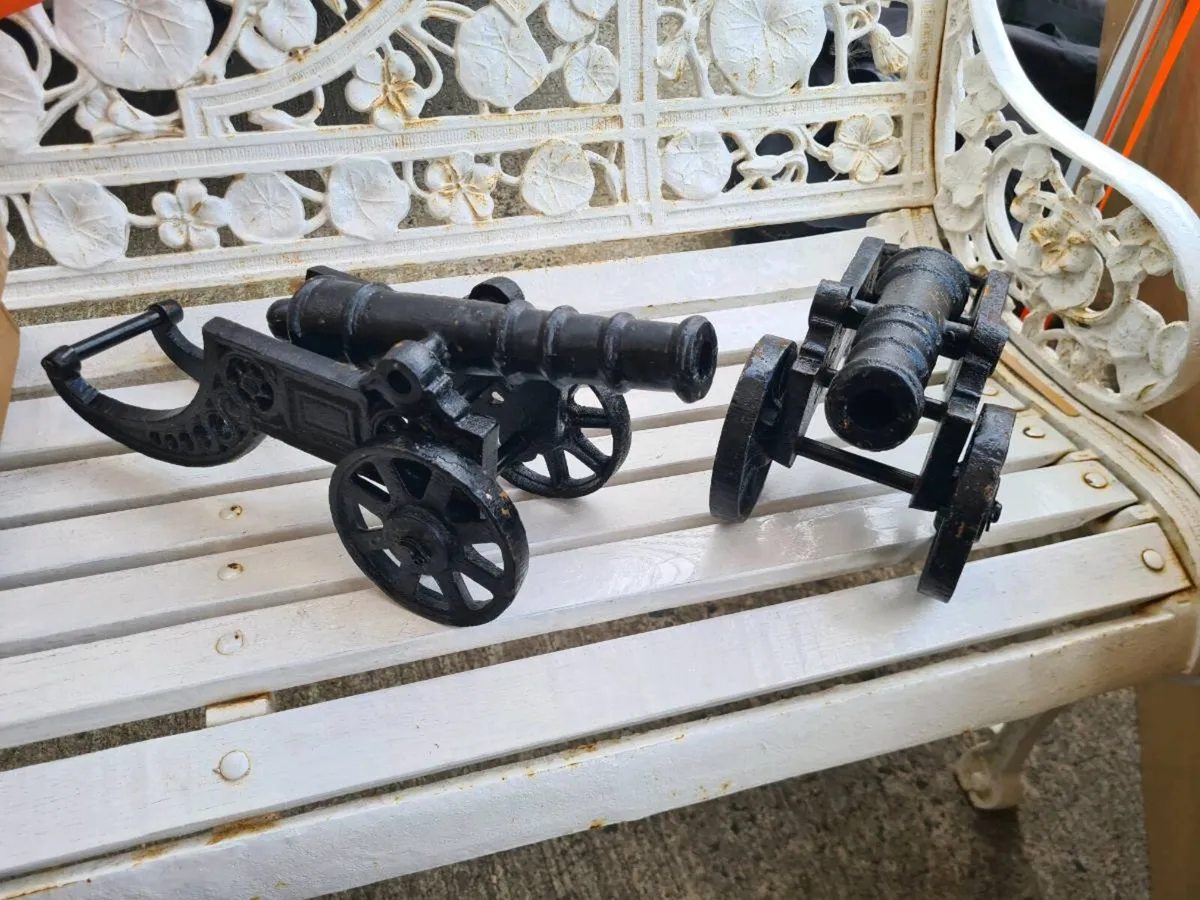 Cast iron  cannons - Image 1