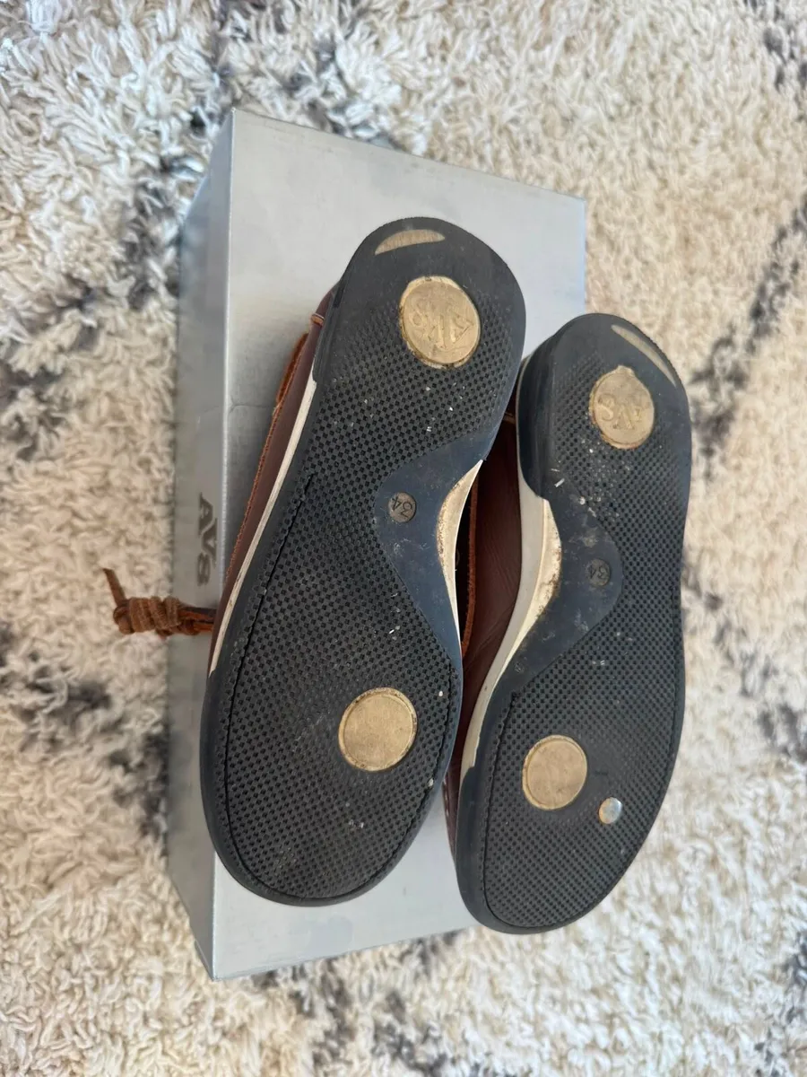 AV8 Leather Deck Shoes – Size 34 - Image 2