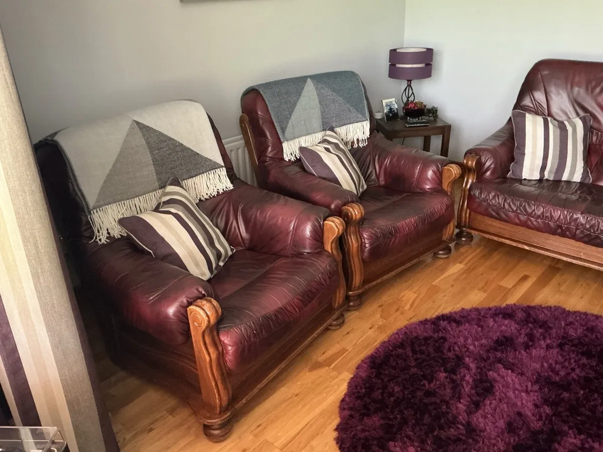 3 Piece Suite - Image 4