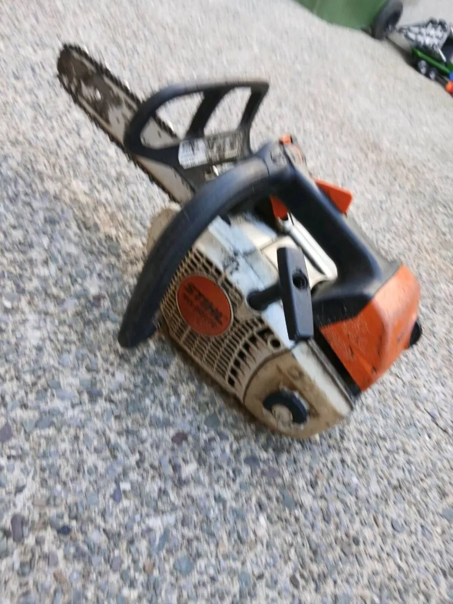 Chain saw - Image 2