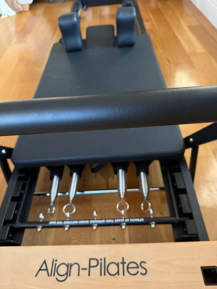Pilates reformer machine - Image 4