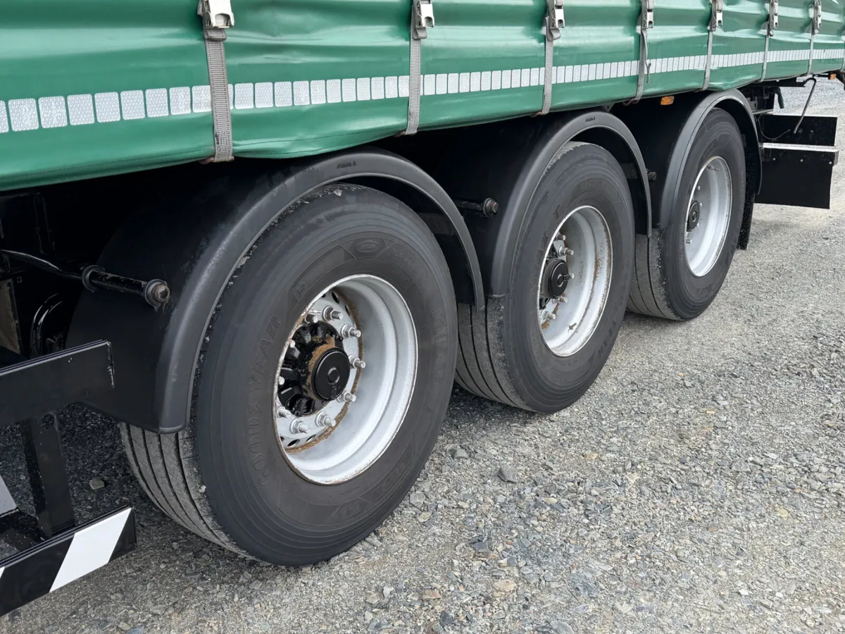 Curtainside trailer - Image 2