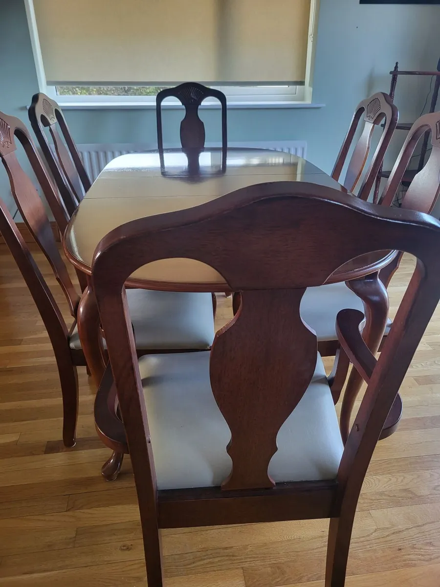 Dining room table and chairs - Image 2