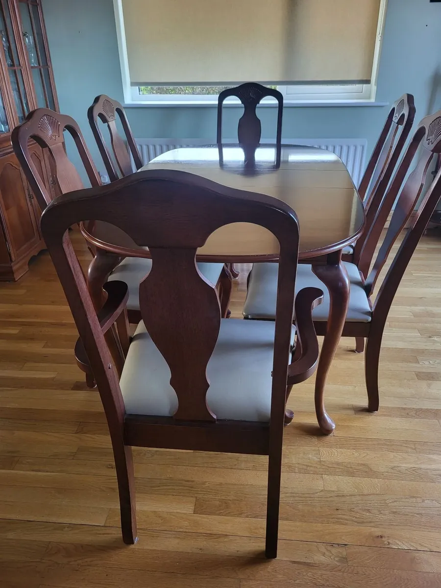 Dining room table and chairs - Image 3
