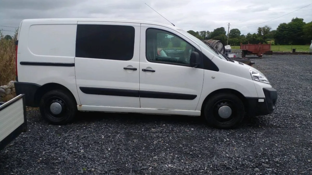 2011 Peouget expert - spares or repairs - Image 1