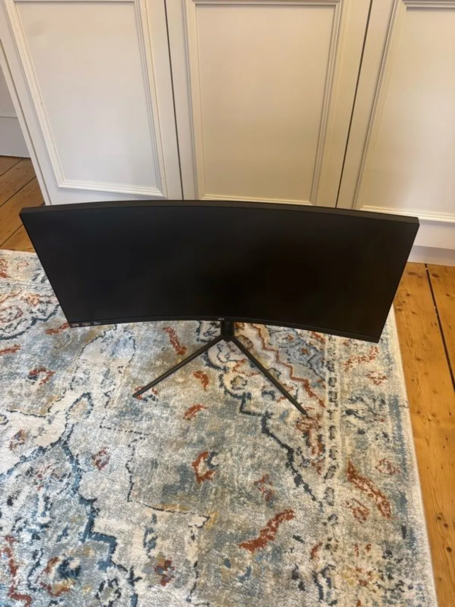 Barely Used Gaming Monitor - Image 1