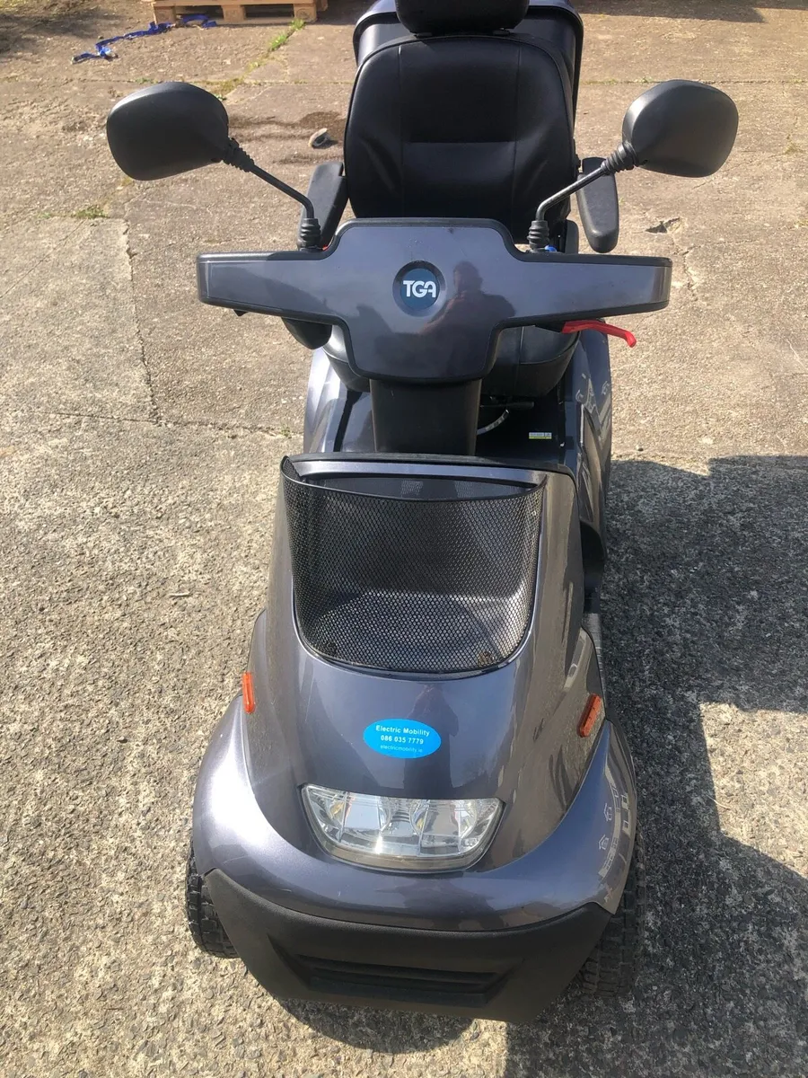 Large Powerful Mobility scooter - Image 2