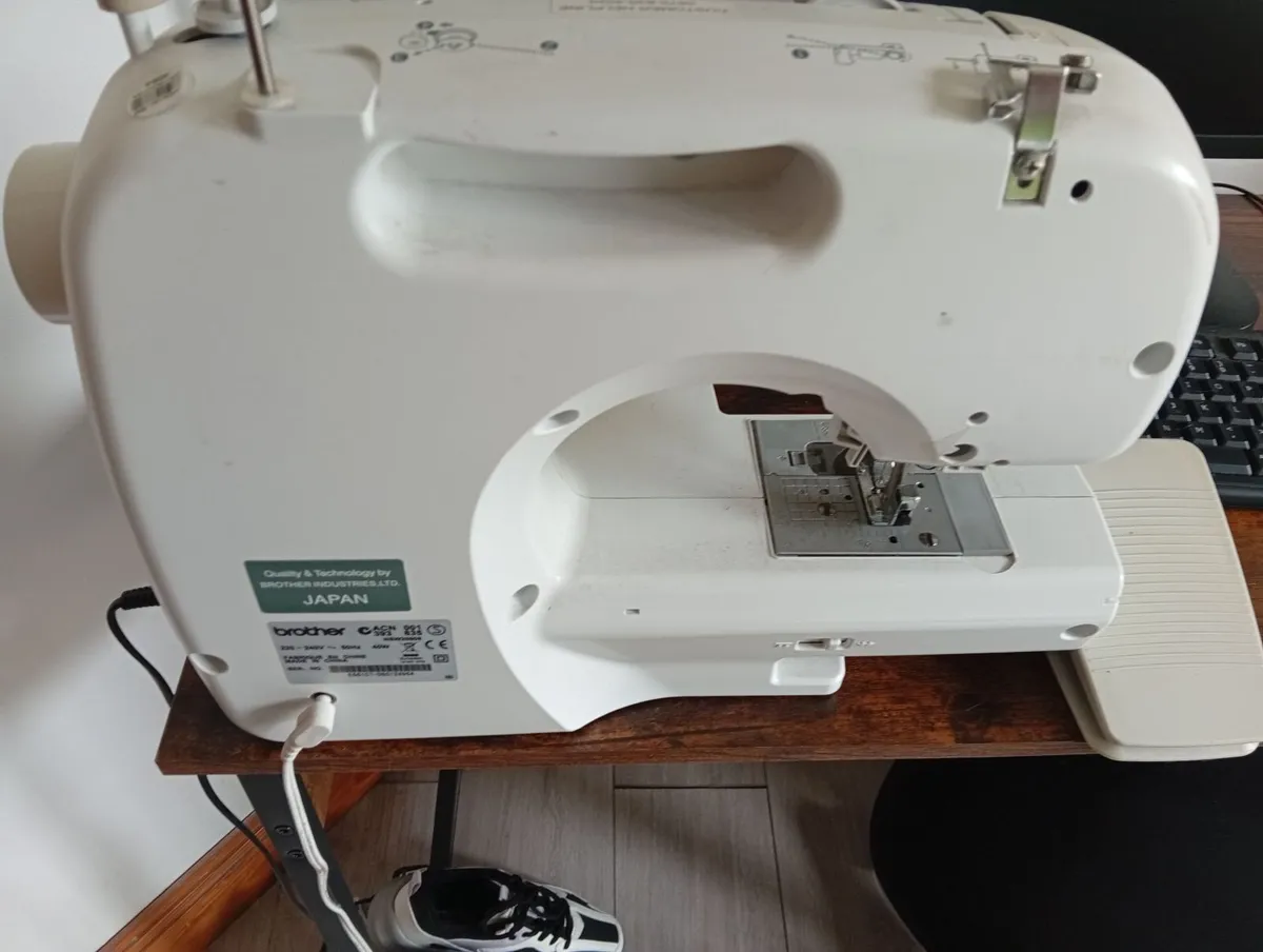 Sewing machine - Image 1