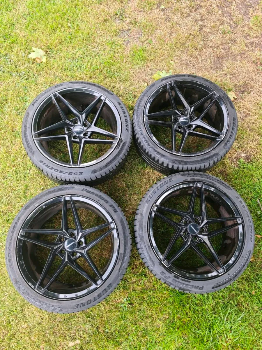 Full set of 19" Veemann Alloys 5x112 with Tyres - Image 1
