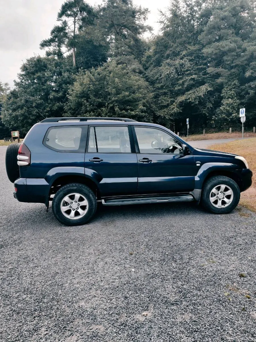 Toyota Landcruiser crew cab - Image 1