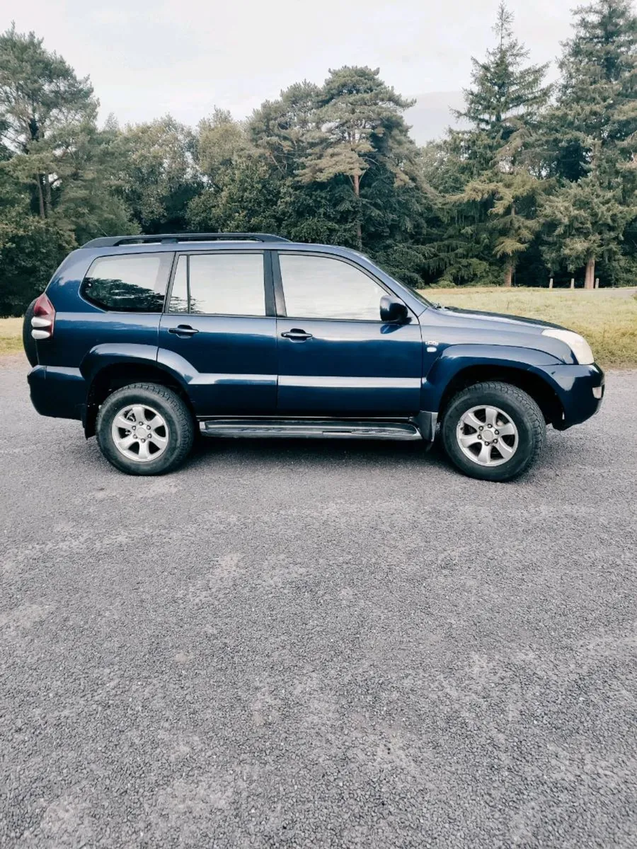 Toyota Landcruiser crew cab - Image 4