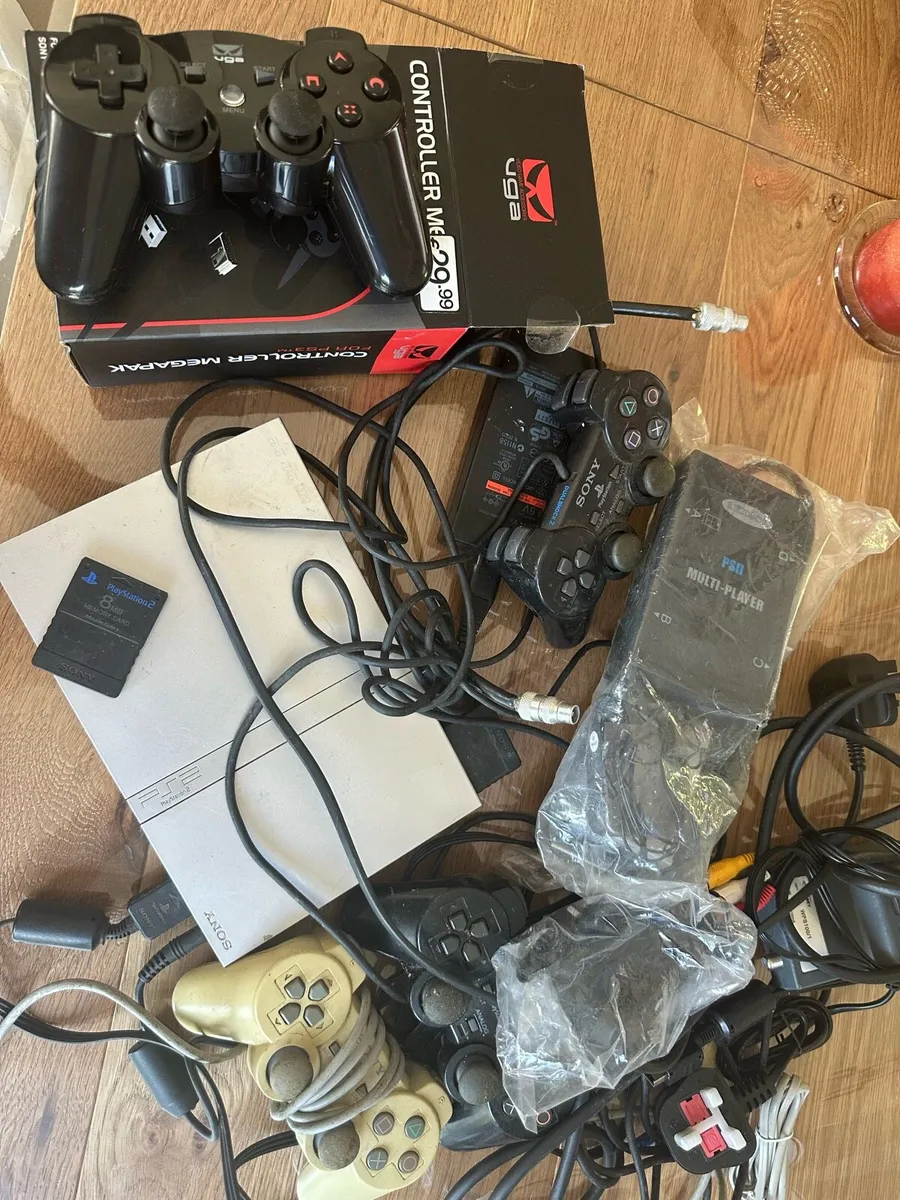 Play station 2 with lots af accessories - Image 1