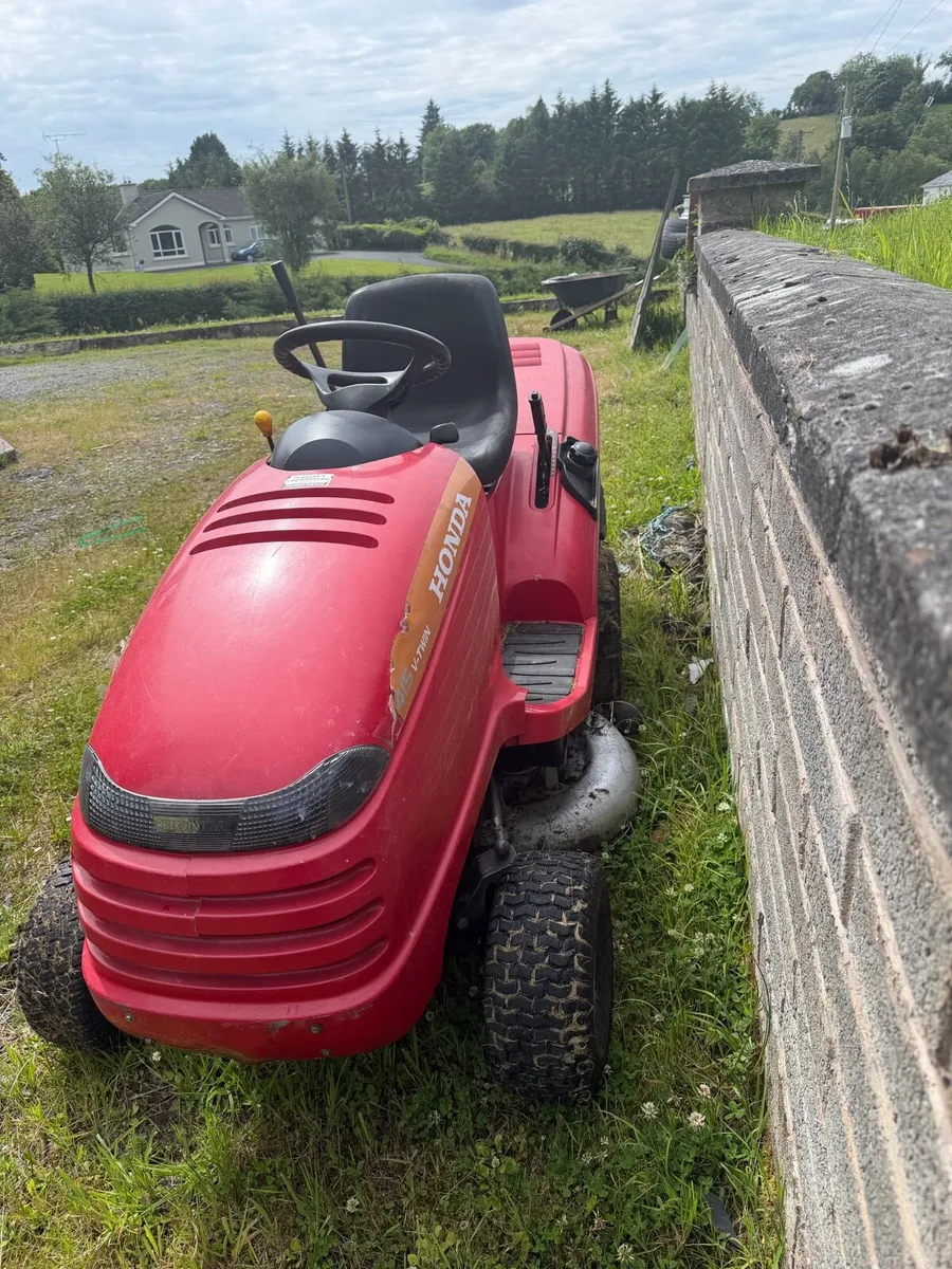 Honda 2415 riding mower - Image 1