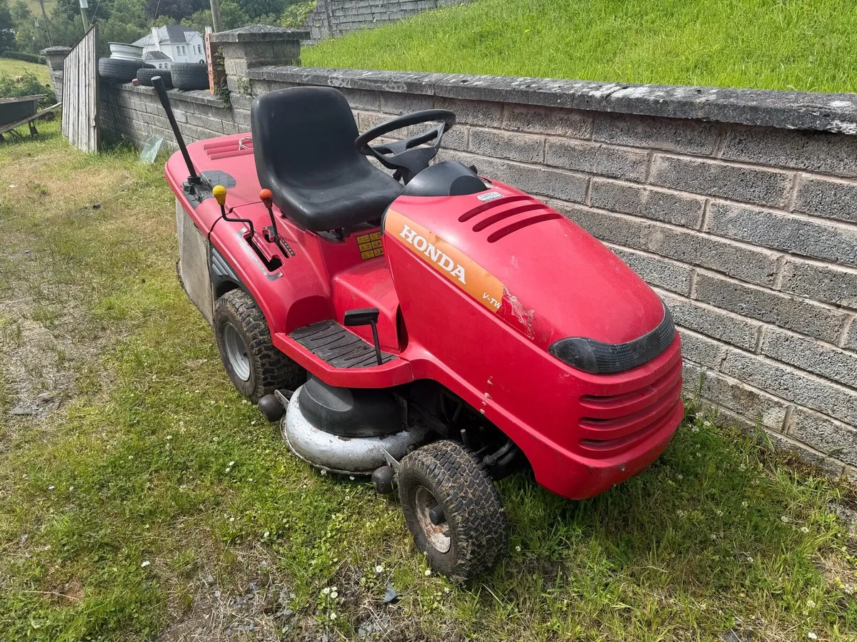 Honda 2415 riding mower - Image 2