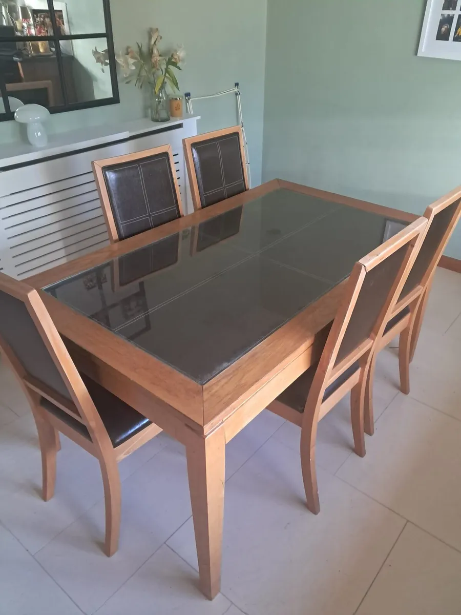 Table and chairs used