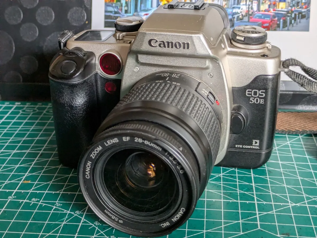 🎞️ Canon EOS 50E Autofocus film SLR camera - Image 3