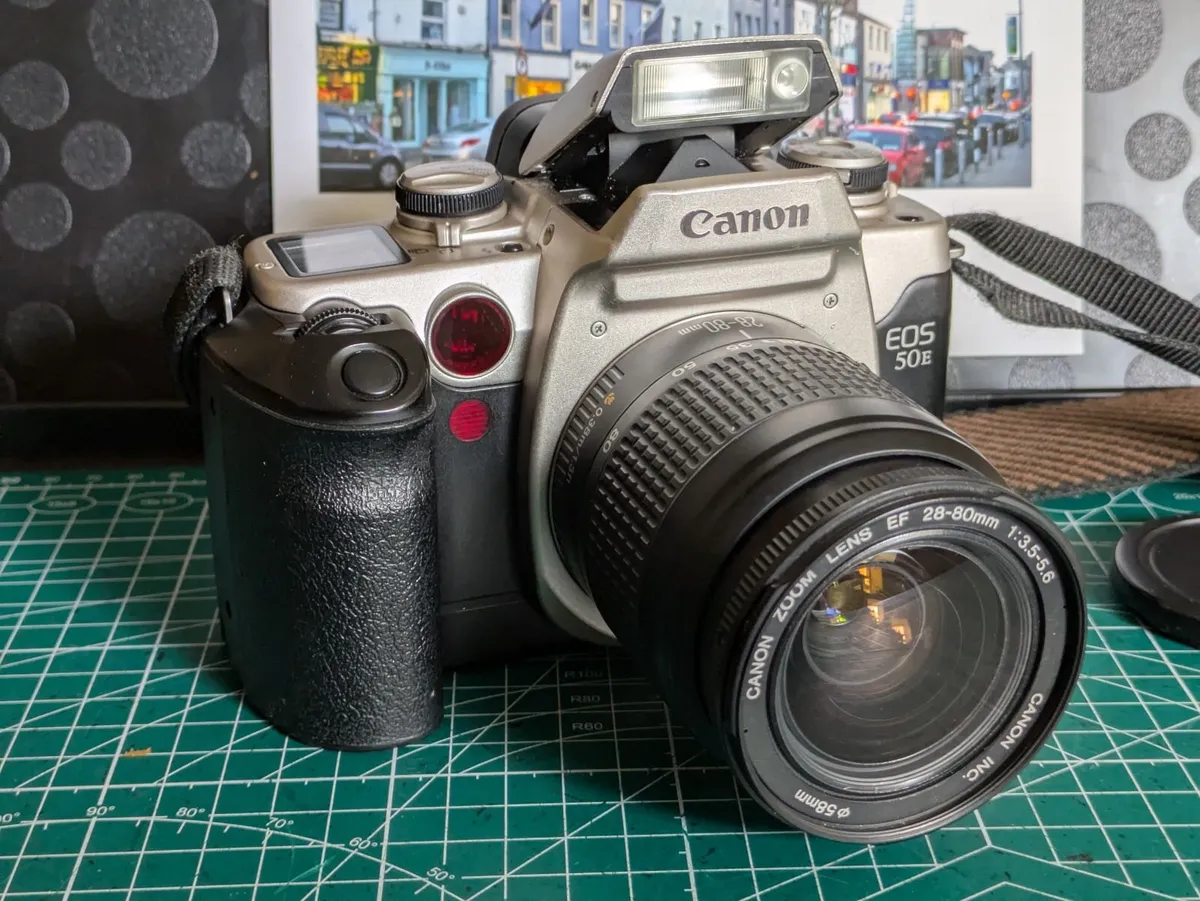 🎞️ Canon EOS 50E Autofocus film SLR camera - Image 4