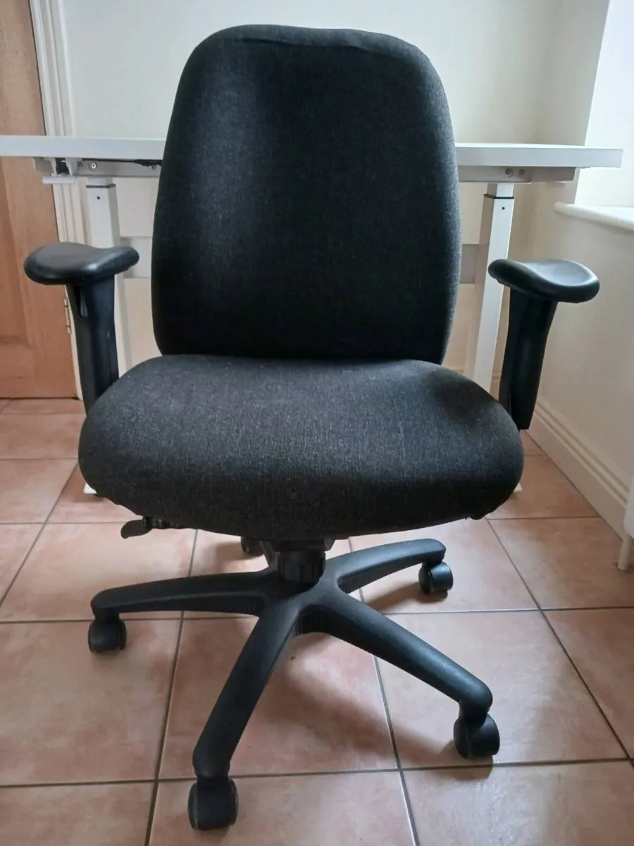 Office chair - Image 1