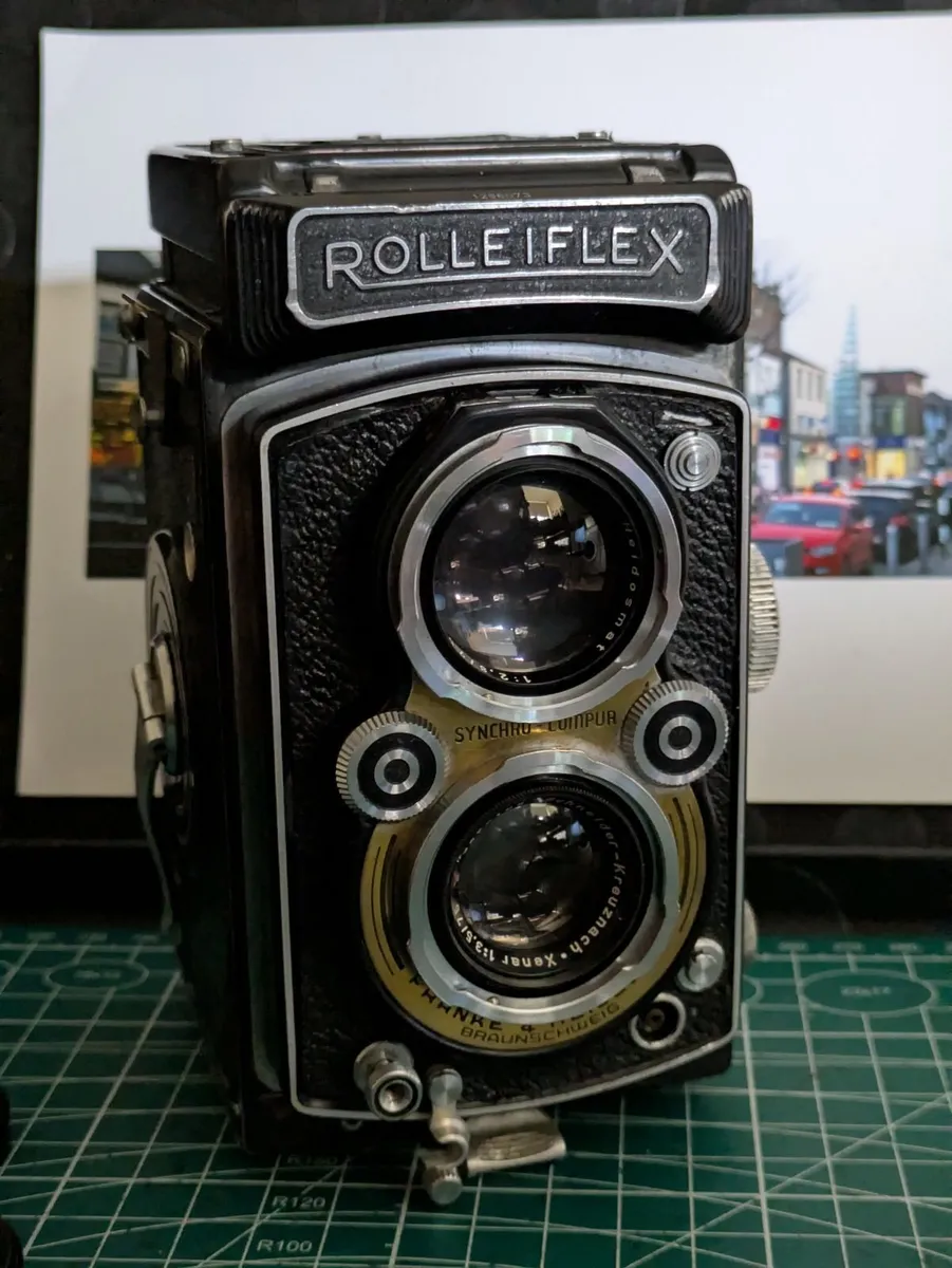 Rolleiflex 120 film TLR camera. - Image 1