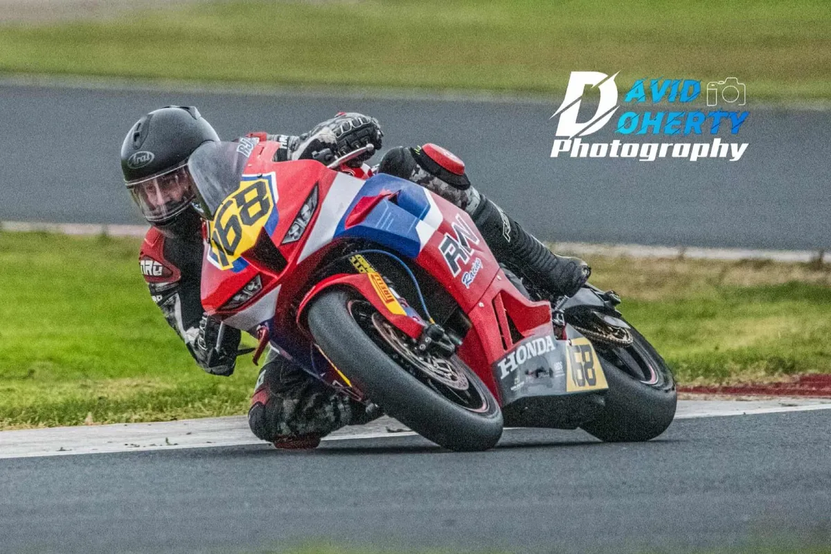 Racing motorcycles - Image 3