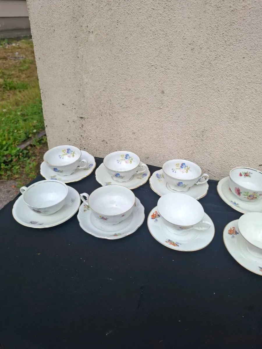10 china mix and match china cups and saucers - Image 3