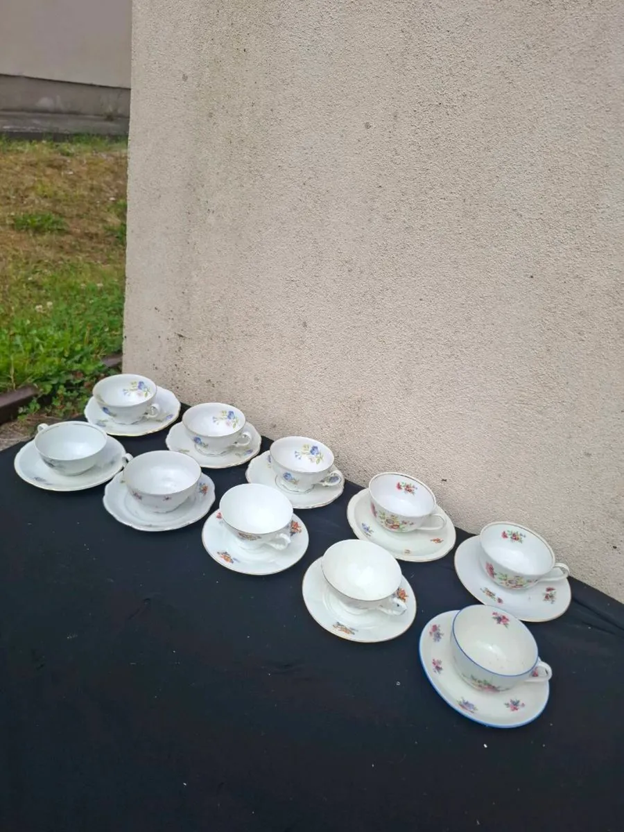 10 china mix and match china cups and saucers - Image 4