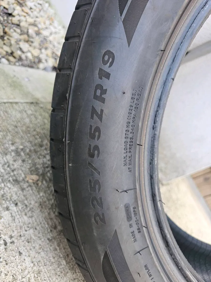 225/55 ZR19 103W XL tyres - Image 3