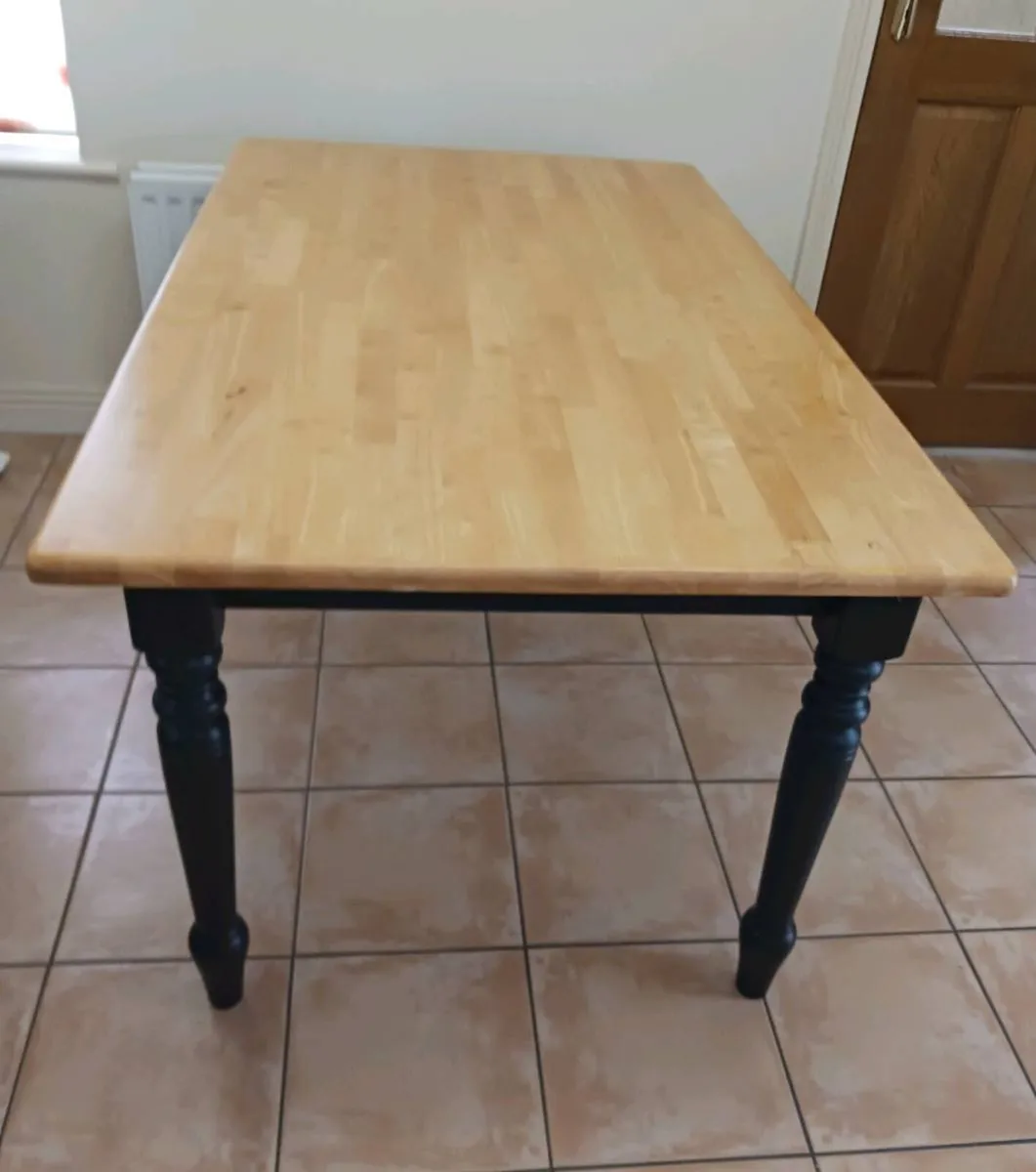 Kitchen table - Image 1