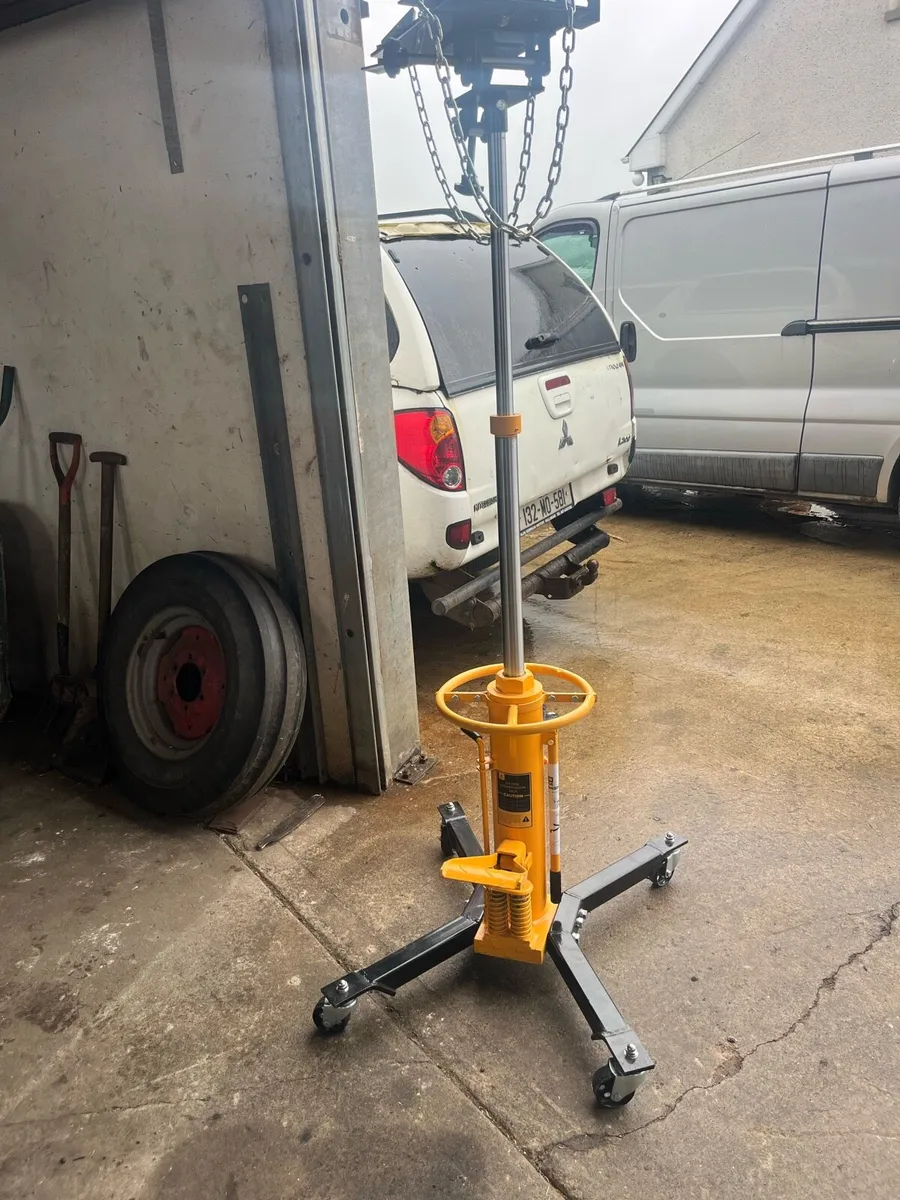 Heavy transmission jack - Image 1