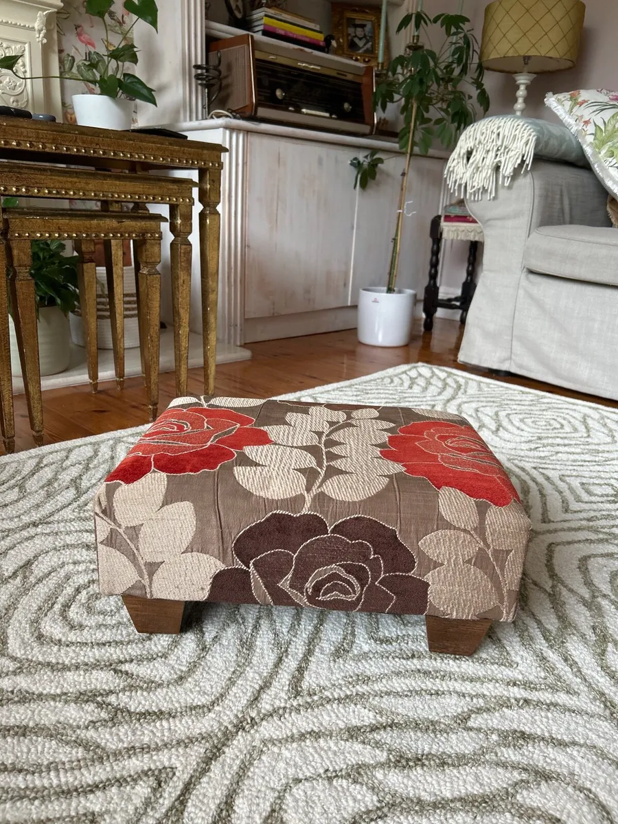Fleur de Lis small patterned footstool - Image 3