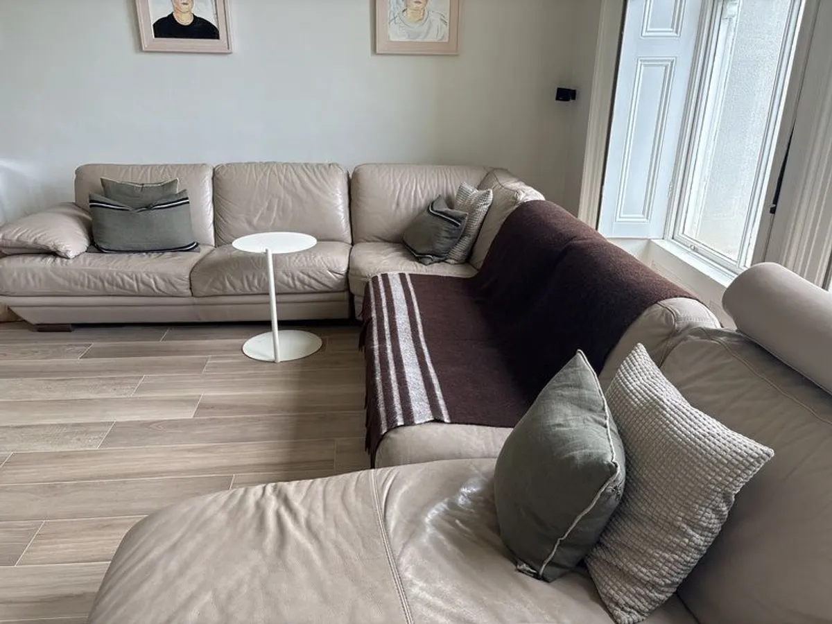 sofa - Image 3