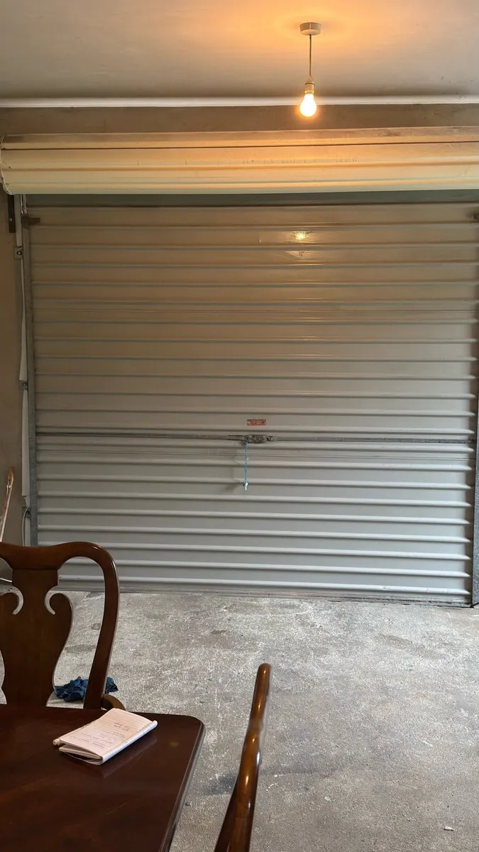Roll up garage door - Image 4