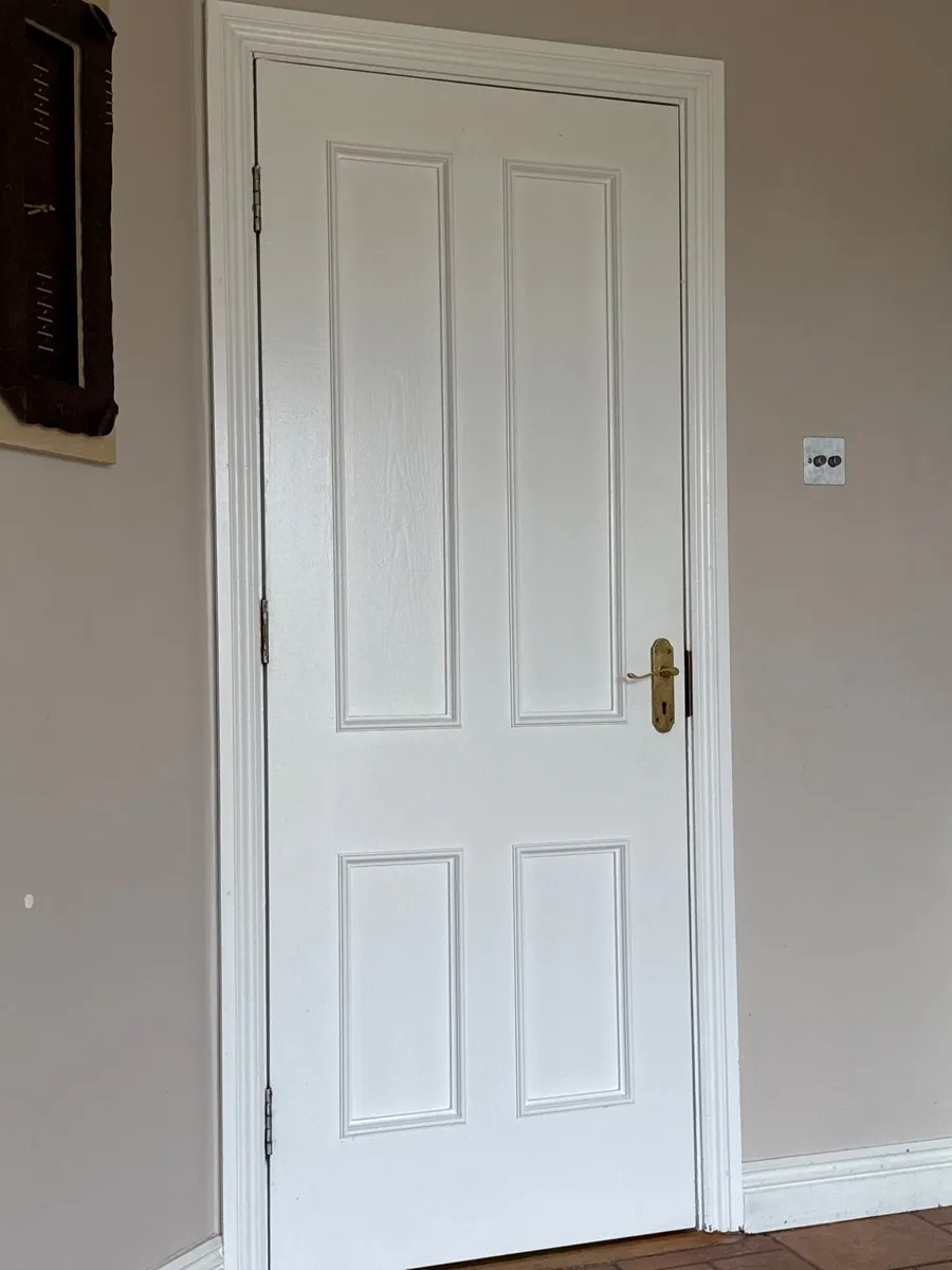 White internal doors - Image 1