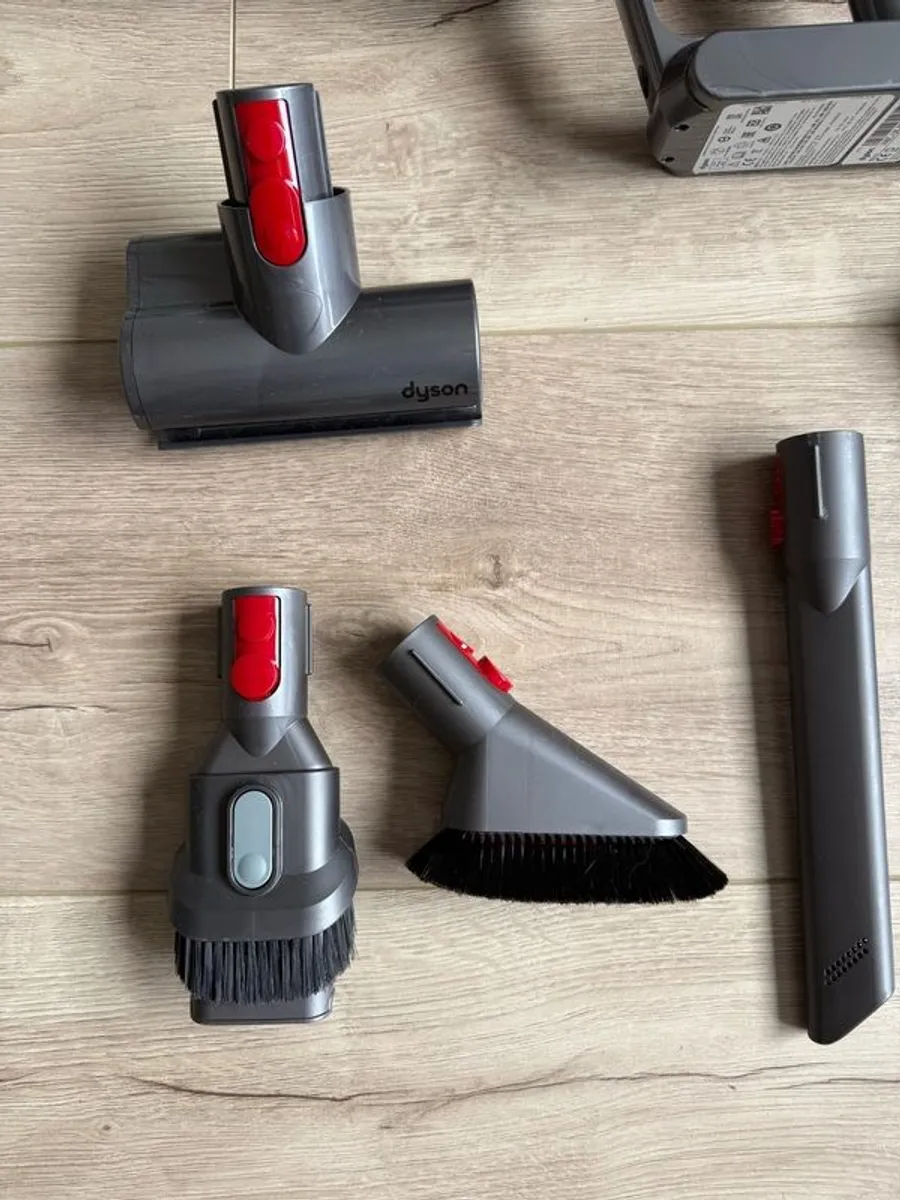 Dyson Cyclone V10 Animal Cordless Vacuum + Attachments & Charger - Image 3