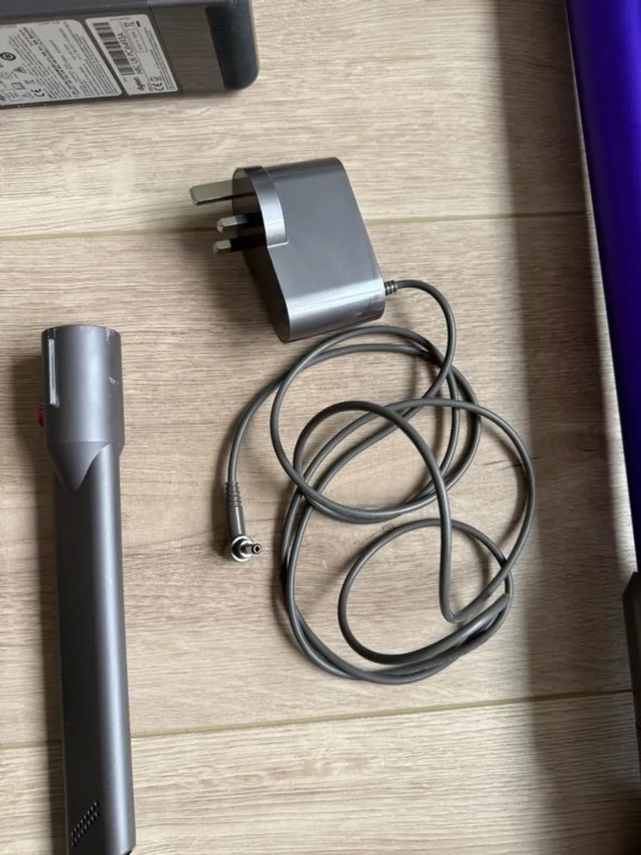 Dyson Cyclone V10 Animal Cordless Vacuum + Attachments & Charger - Image 4