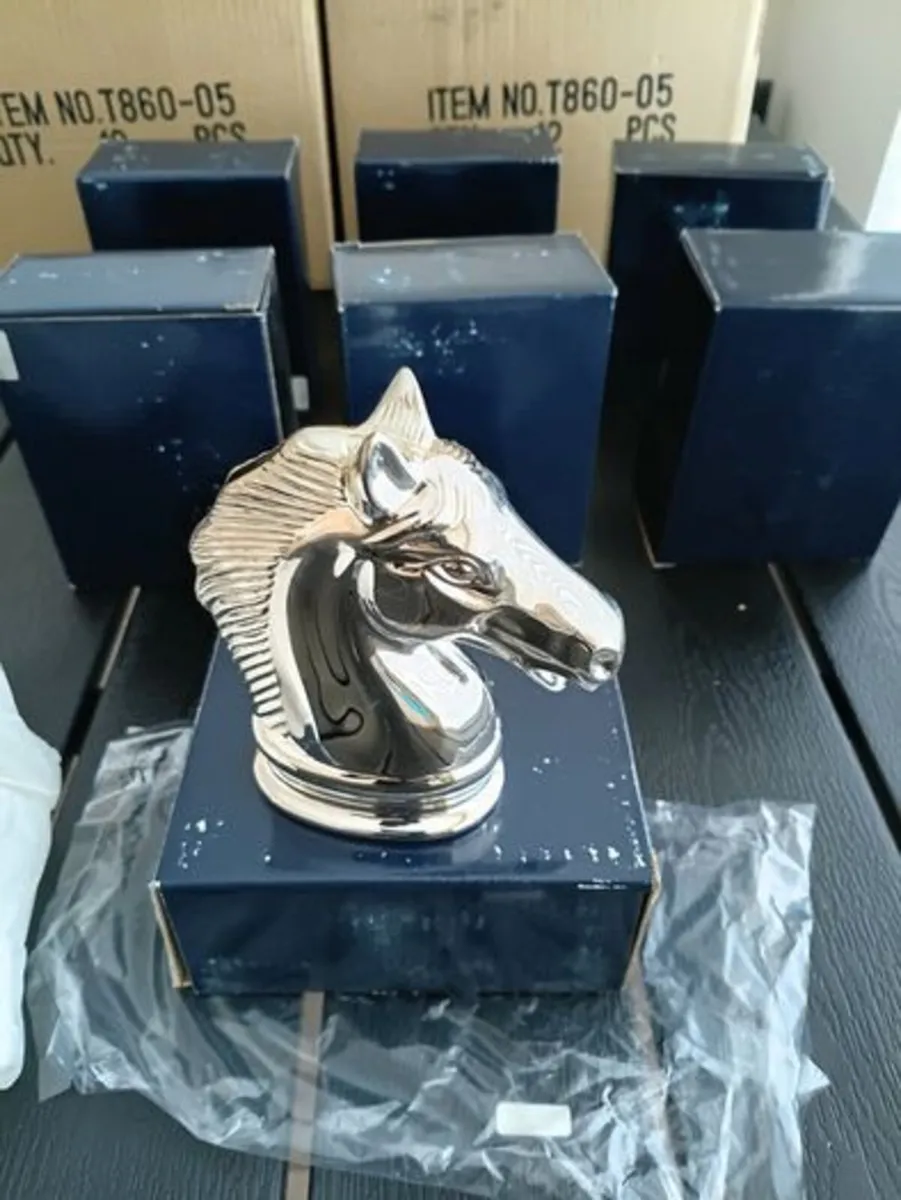 Silver Horse Heads - Image 1