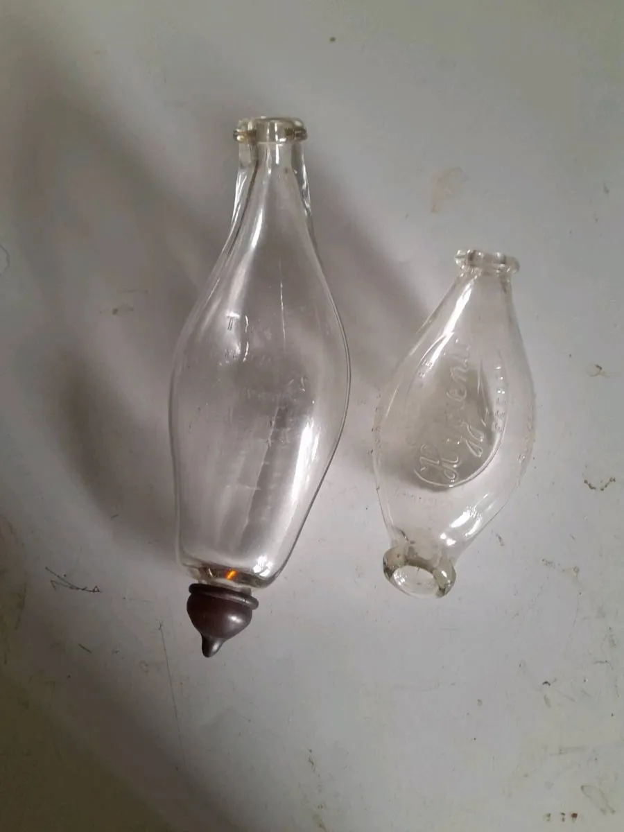 Two vintage feeding bottles - Image 1