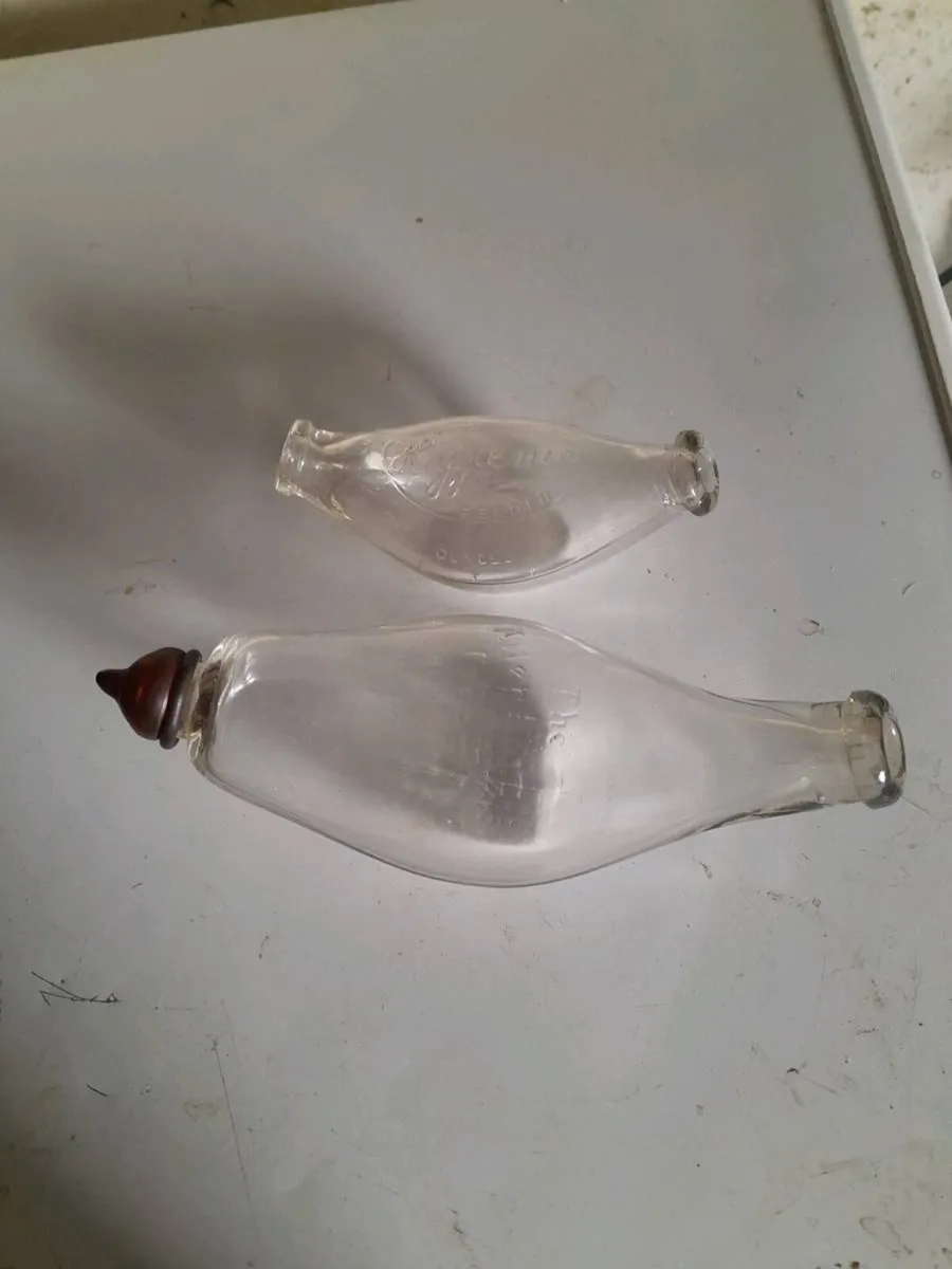 Two vintage feeding bottles - Image 4