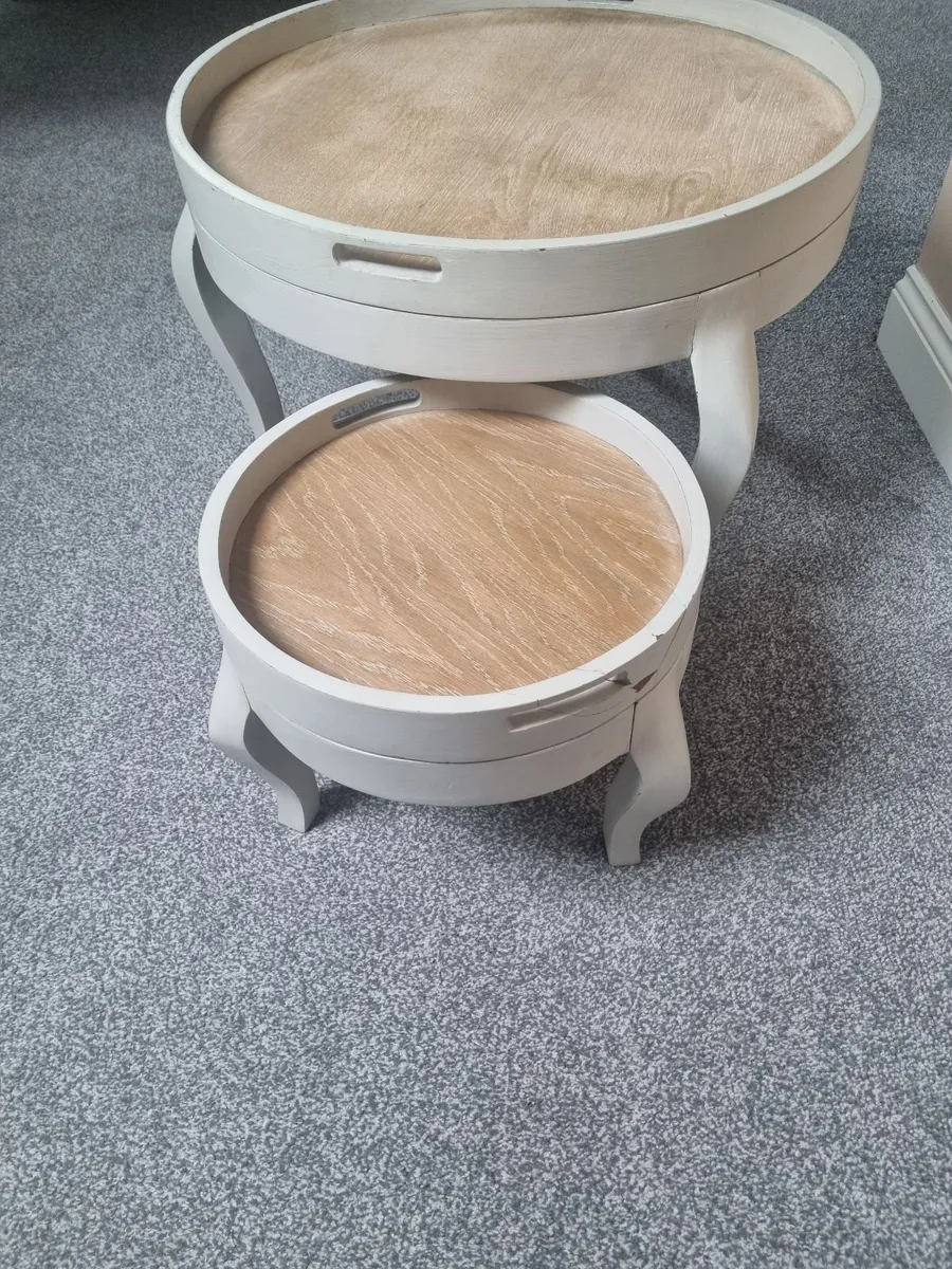 nest of tables - Image 1