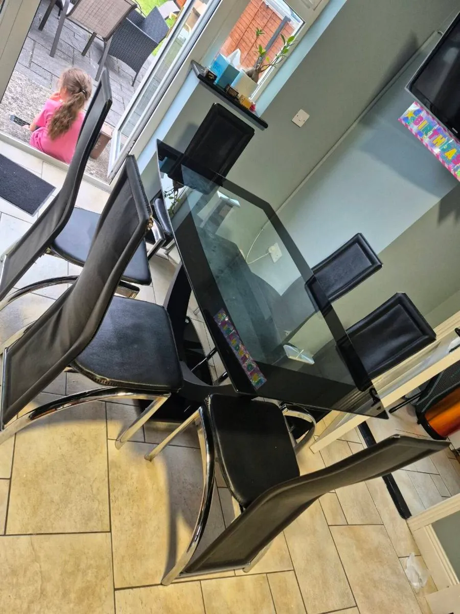 Dining set(glass table and 6 chairs - Image 1
