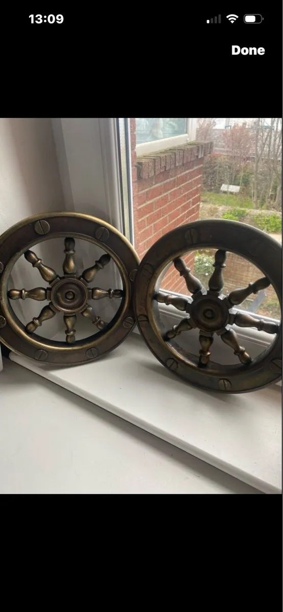 Vintage Brass Effect Steering Wheel Display Set - Image 1