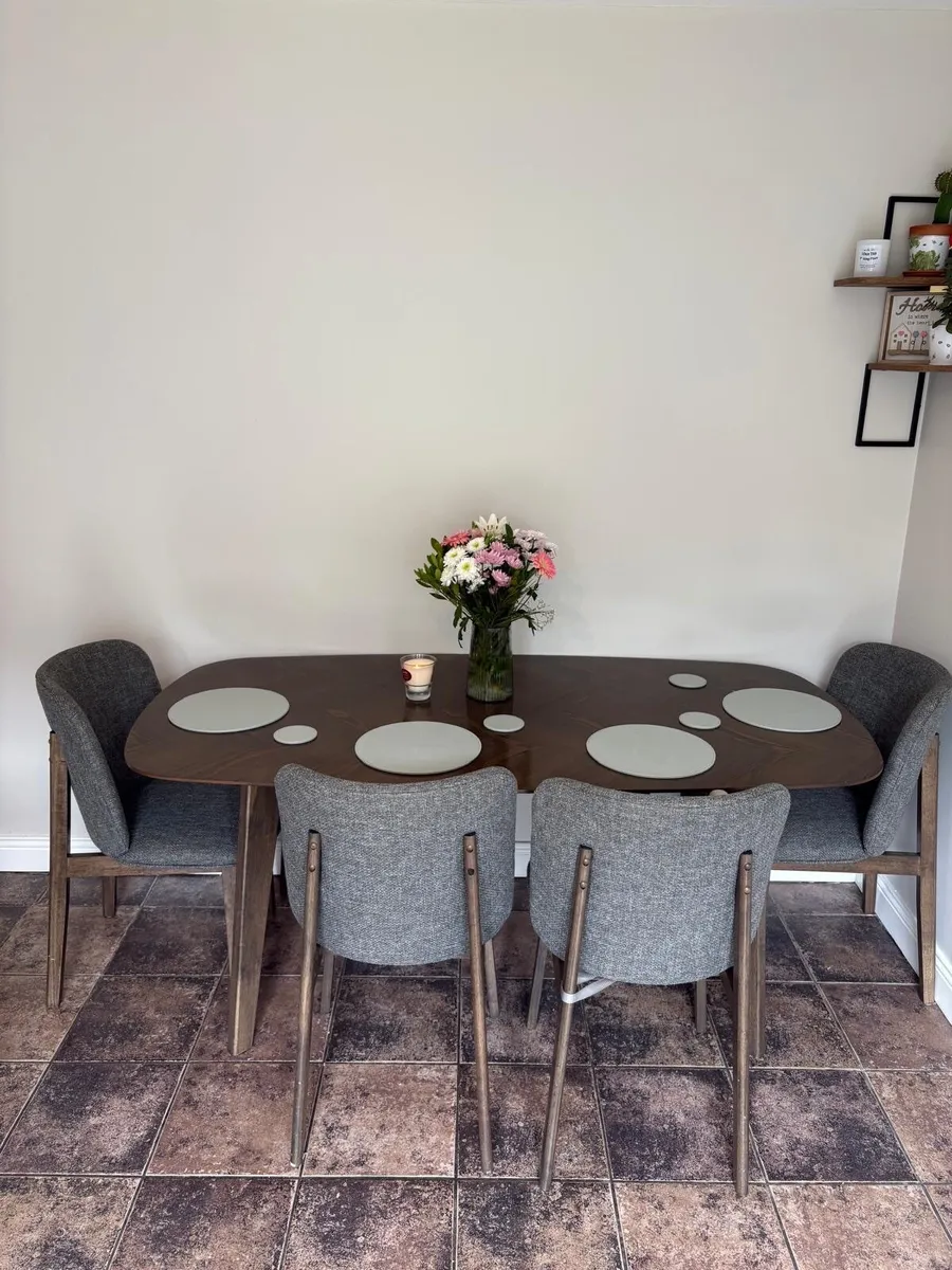 Dinner table plus 4 chairs. - Image 1