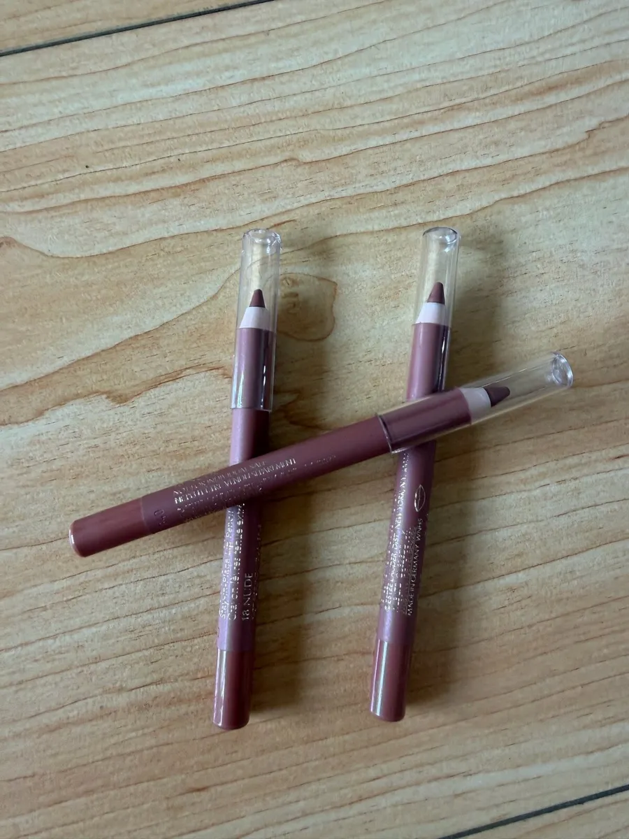 Estée Lauder Double Wear Lips pencils - Image 2