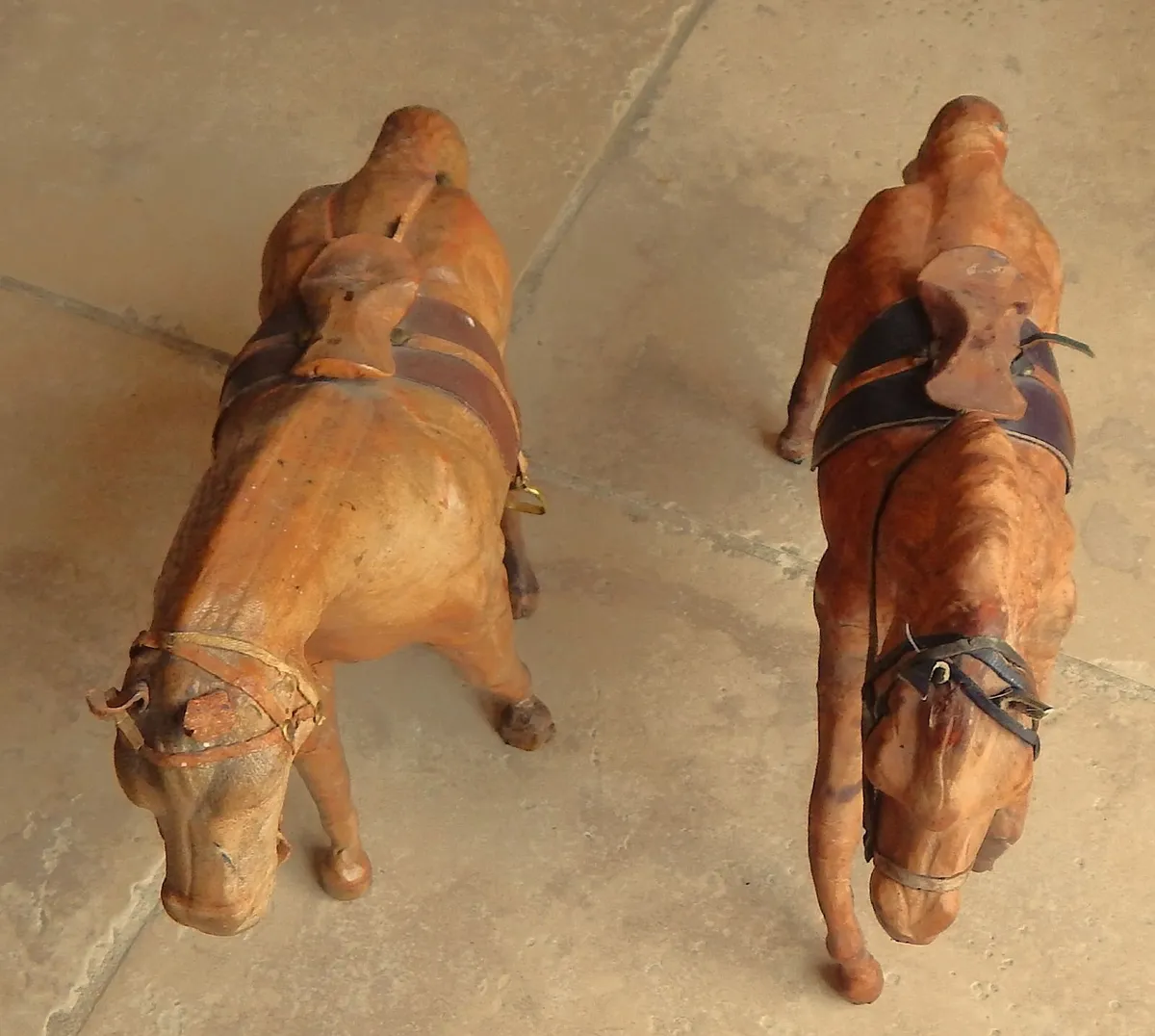 2 Vintage Leather Wrapped Horse Figurines - Image 3