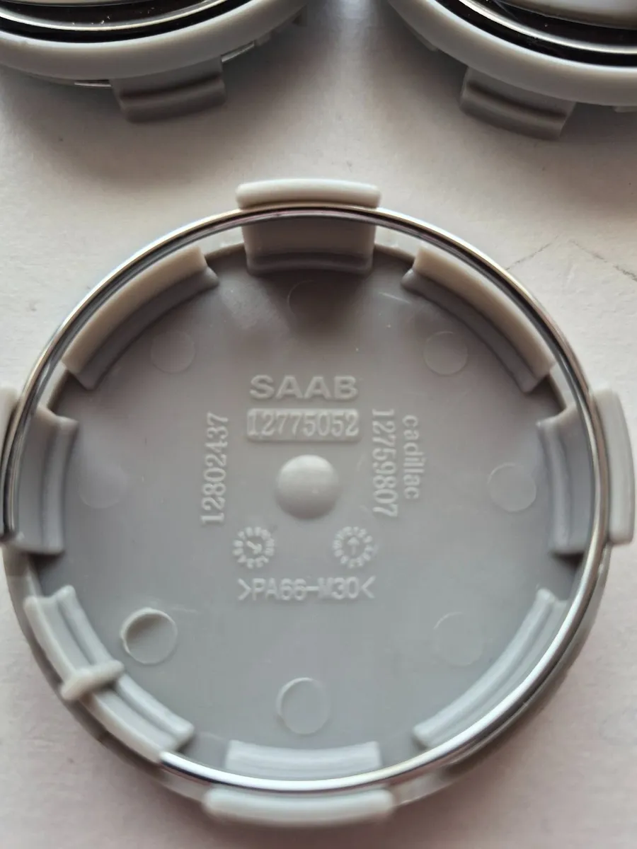 Saab black centre caps - FREE POST - Image 3